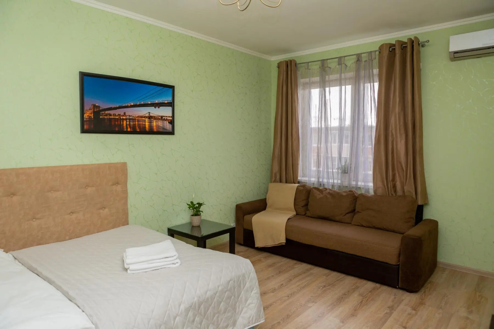 Апартаменты однокомнатные (17) Серебровская 91