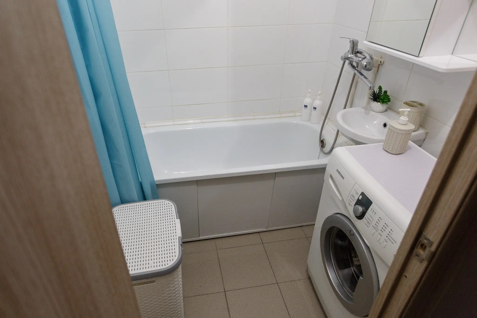 Апартаменты Живи Уютно на Монтклер