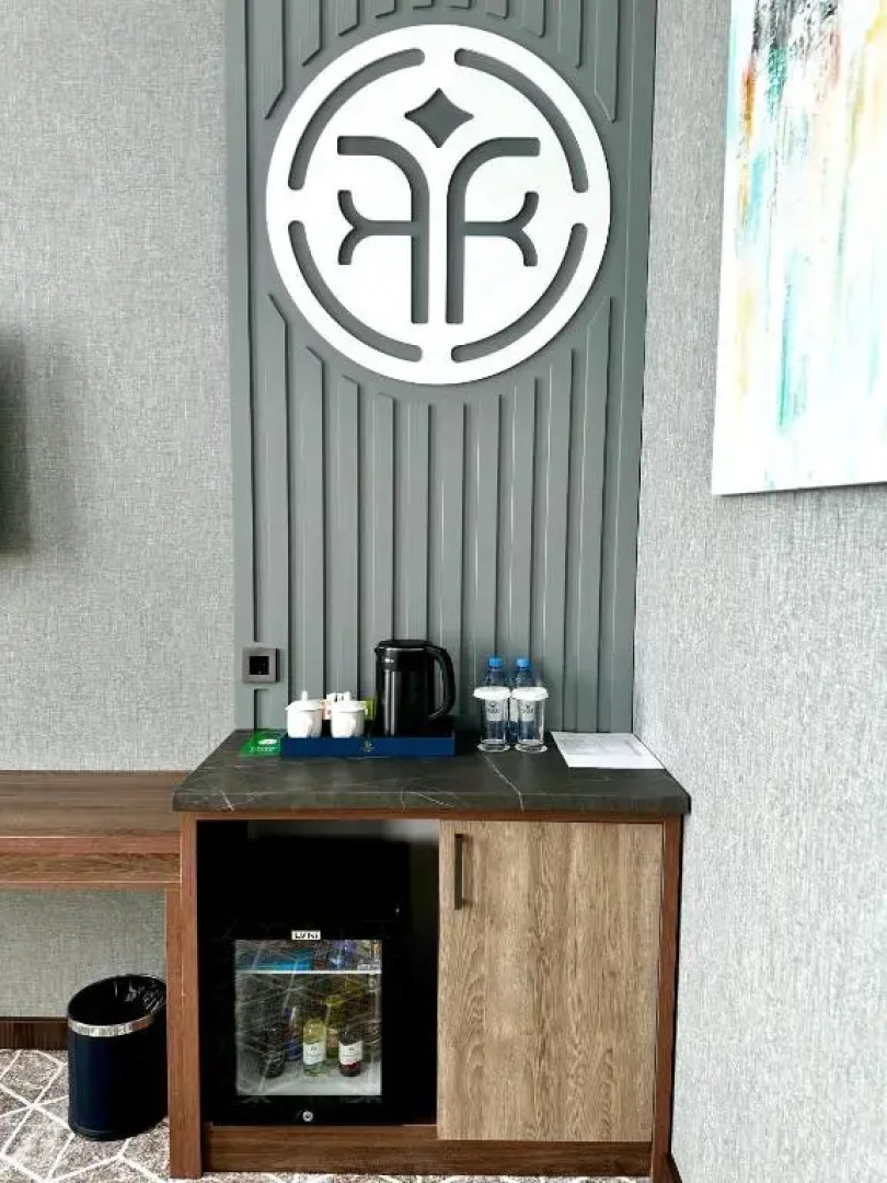 Отель Tauke Khan Plaza