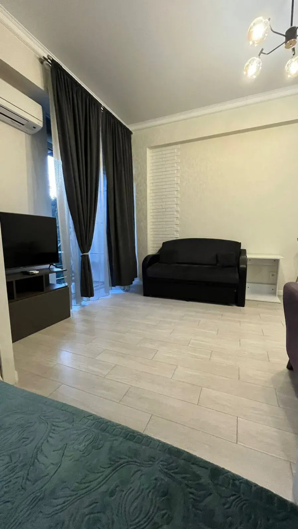 Апартаменты Евро 2-ком с балконом возле моря в центре Адлера Ajax