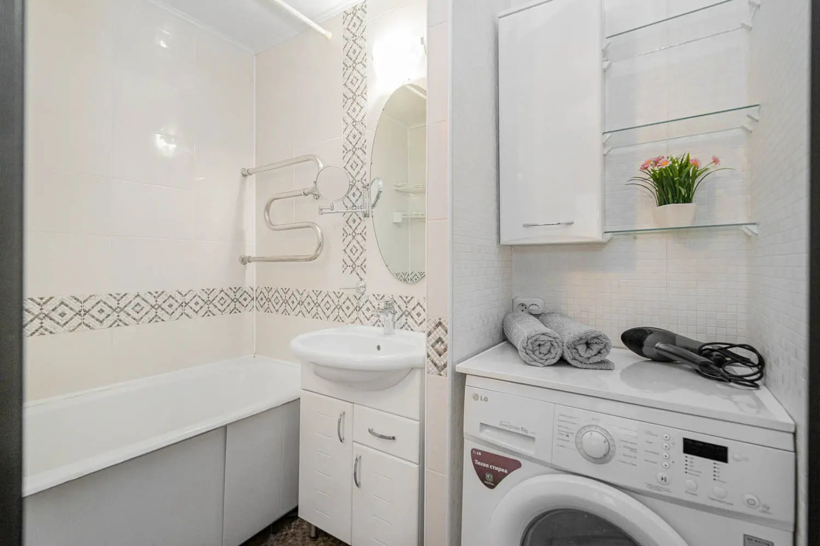 Квартира Апартаменты Ladgorna на Мележа 4