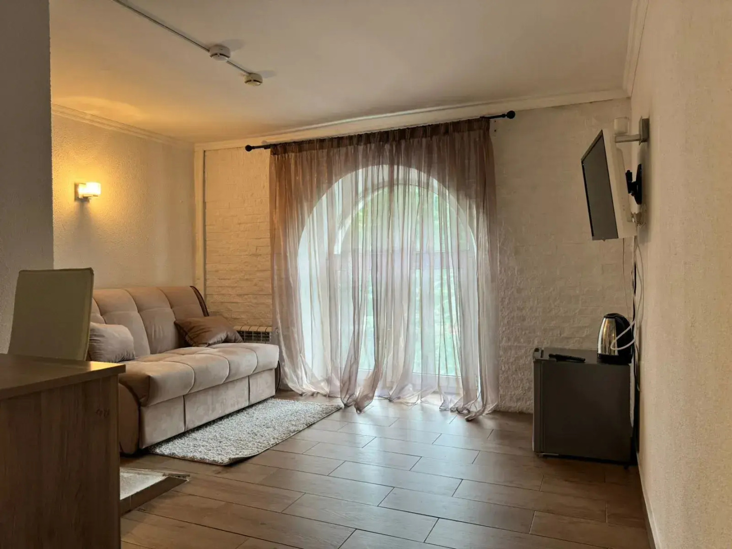 Отель Арт Гранд Виктория