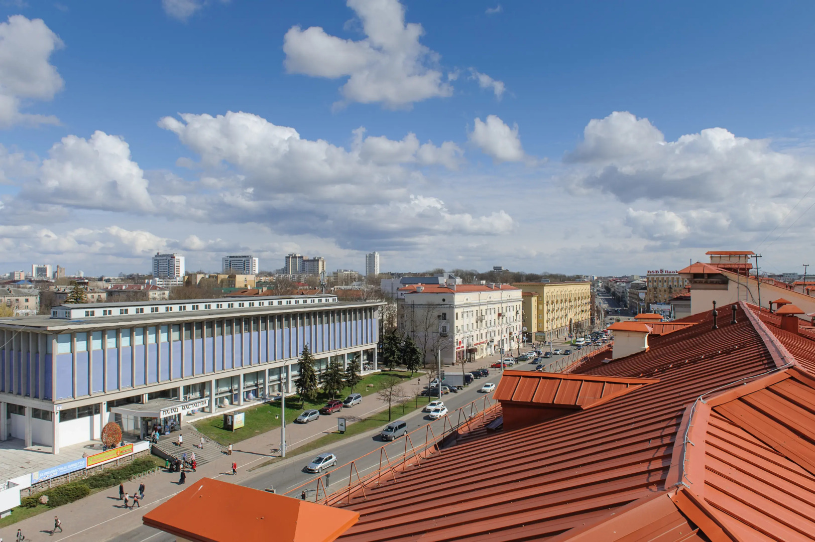 Апартаменты рядом с Монументом Победы