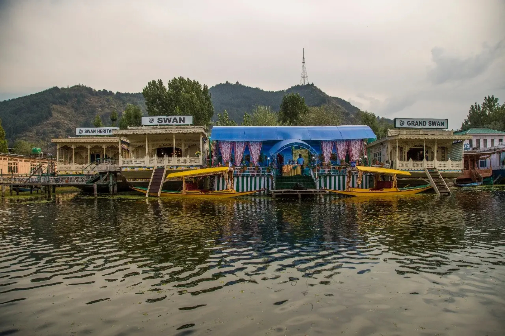 Отель Swan Group Of Houseboats