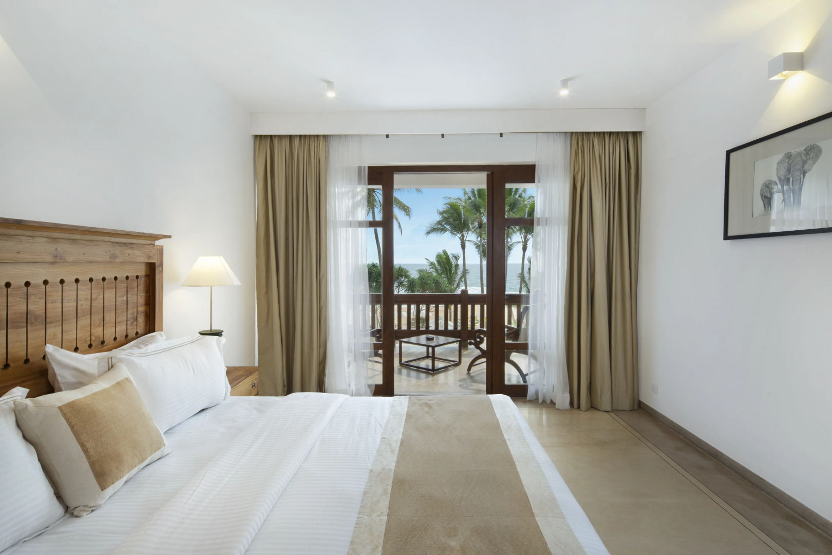 Отель Lucky Elephant