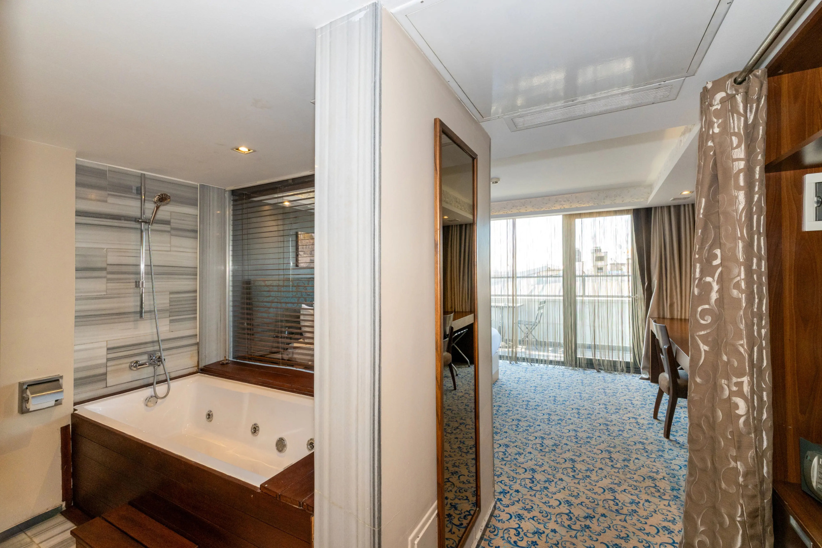 Pera Tulip Hotel