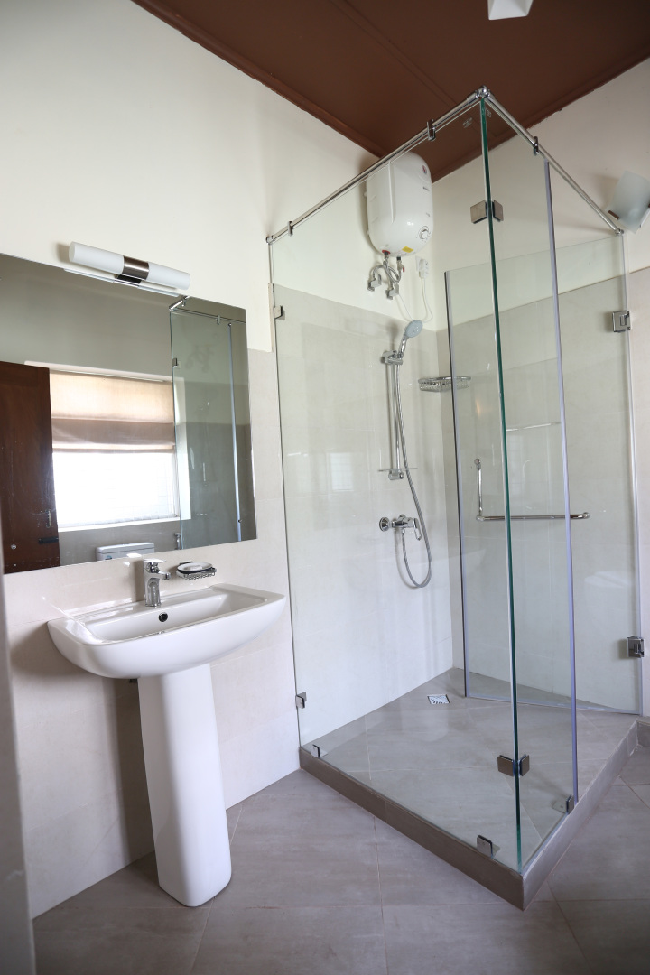 Отель Yoho Rooms The Irish