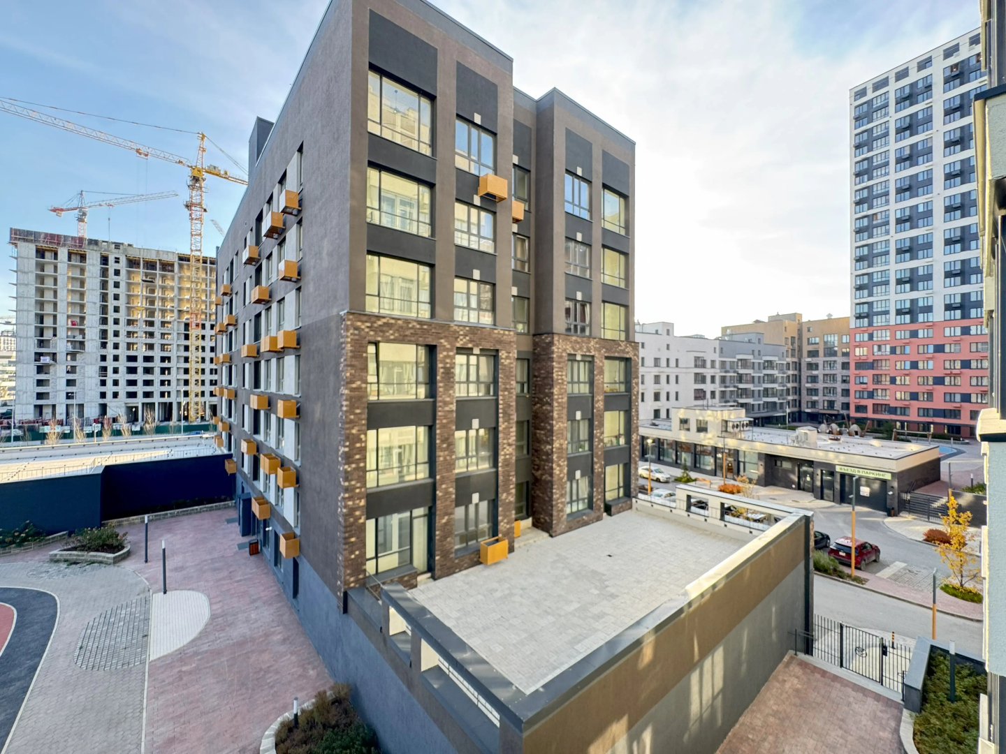 Квартира Пятиместная Красивая в Новом Районе Дивный Квартал у Озера