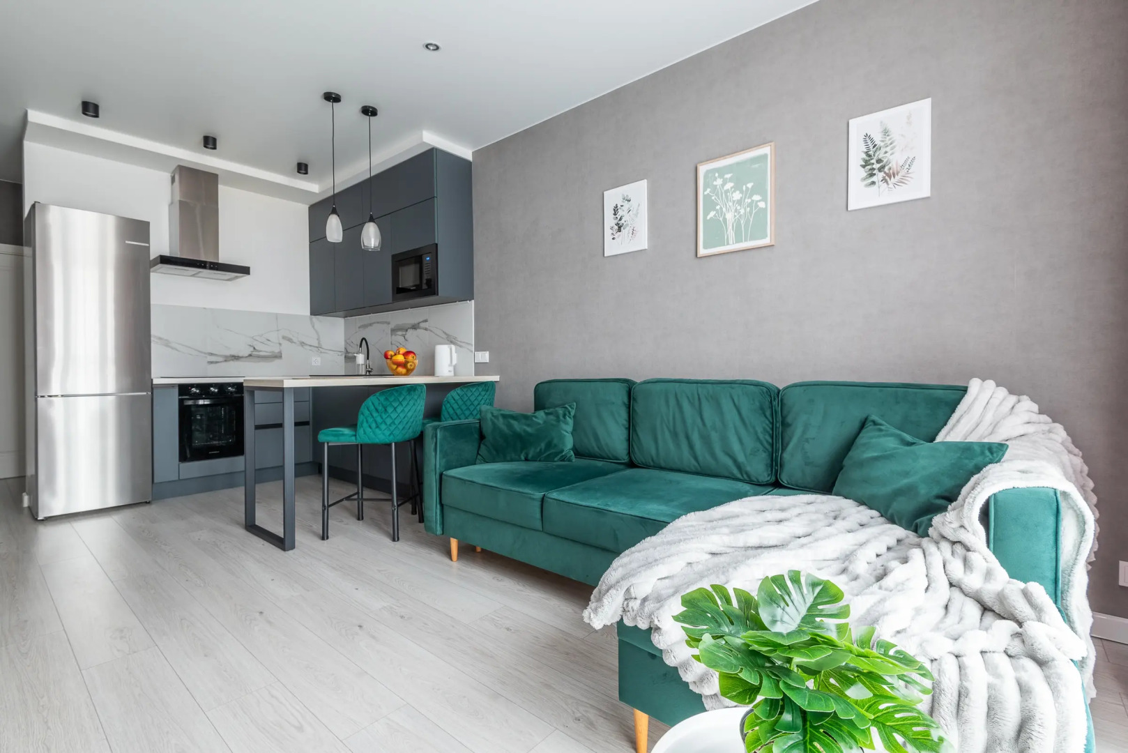 Квартира на сутки Парк Челюскинцев Кухня объединена с жилой зоной Отдельная спальня Современная техника Wi-Fi