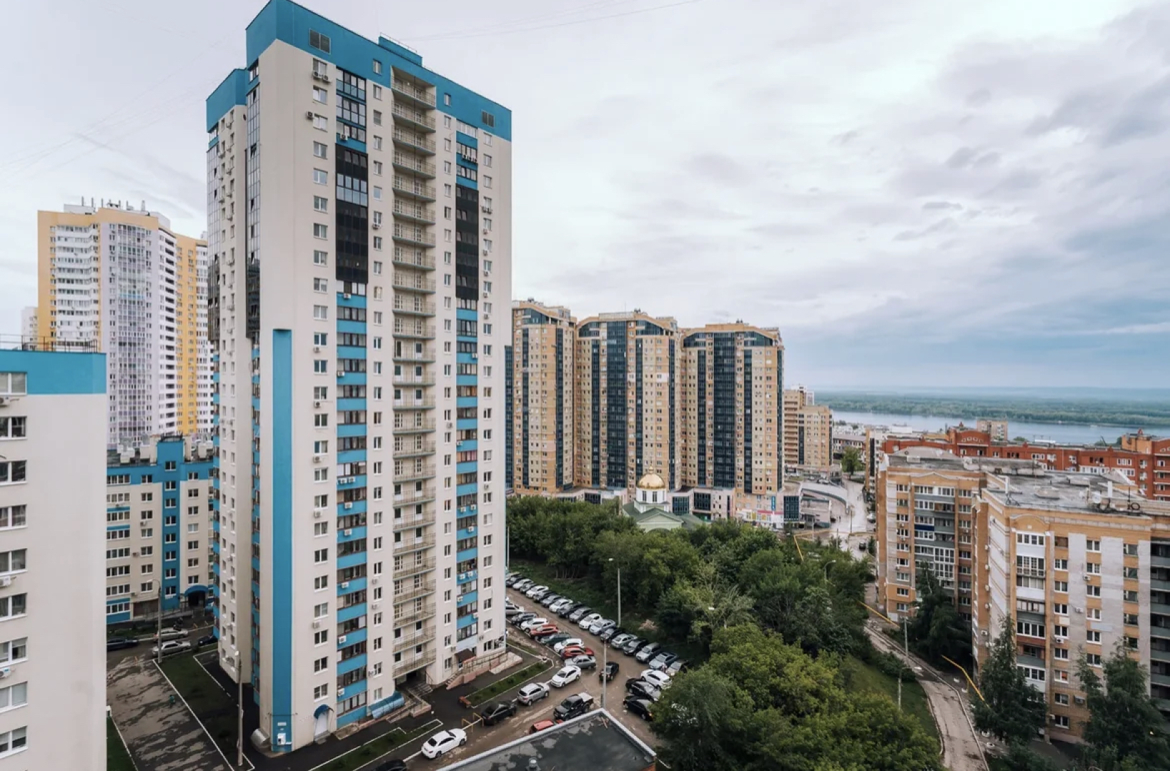 Уютные Апартаменты с Видом на реку Волгу (ул. 5 просека д.101)