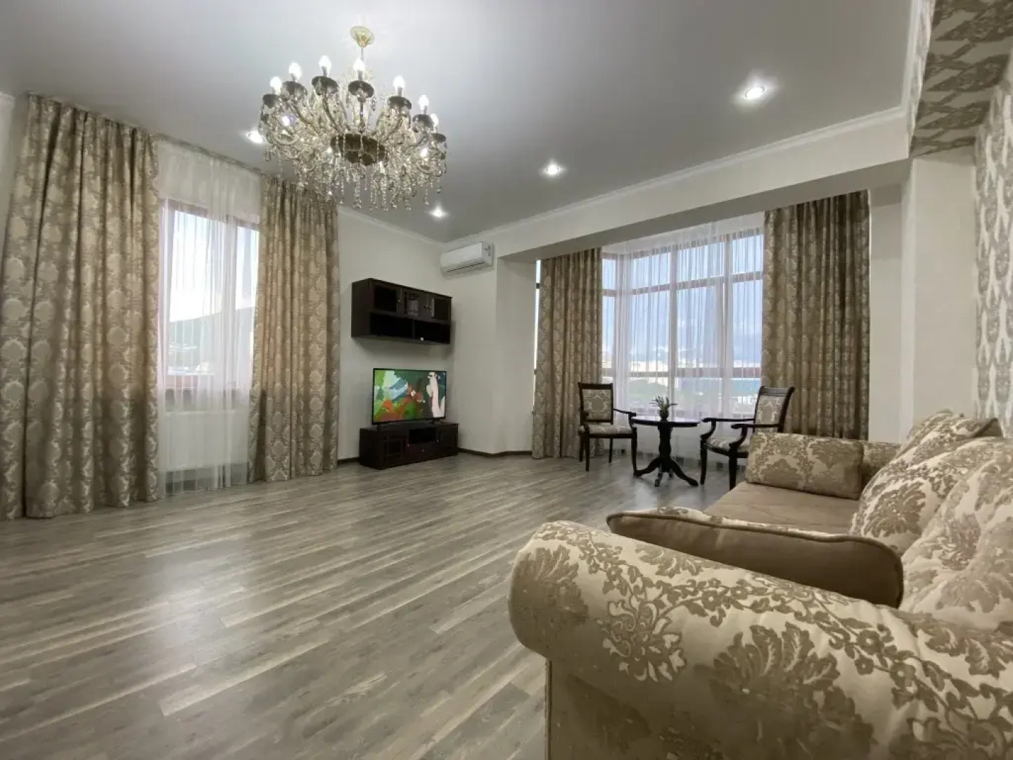 Апартаменты Le Majestic Lux возле Парка by Sutki26 2