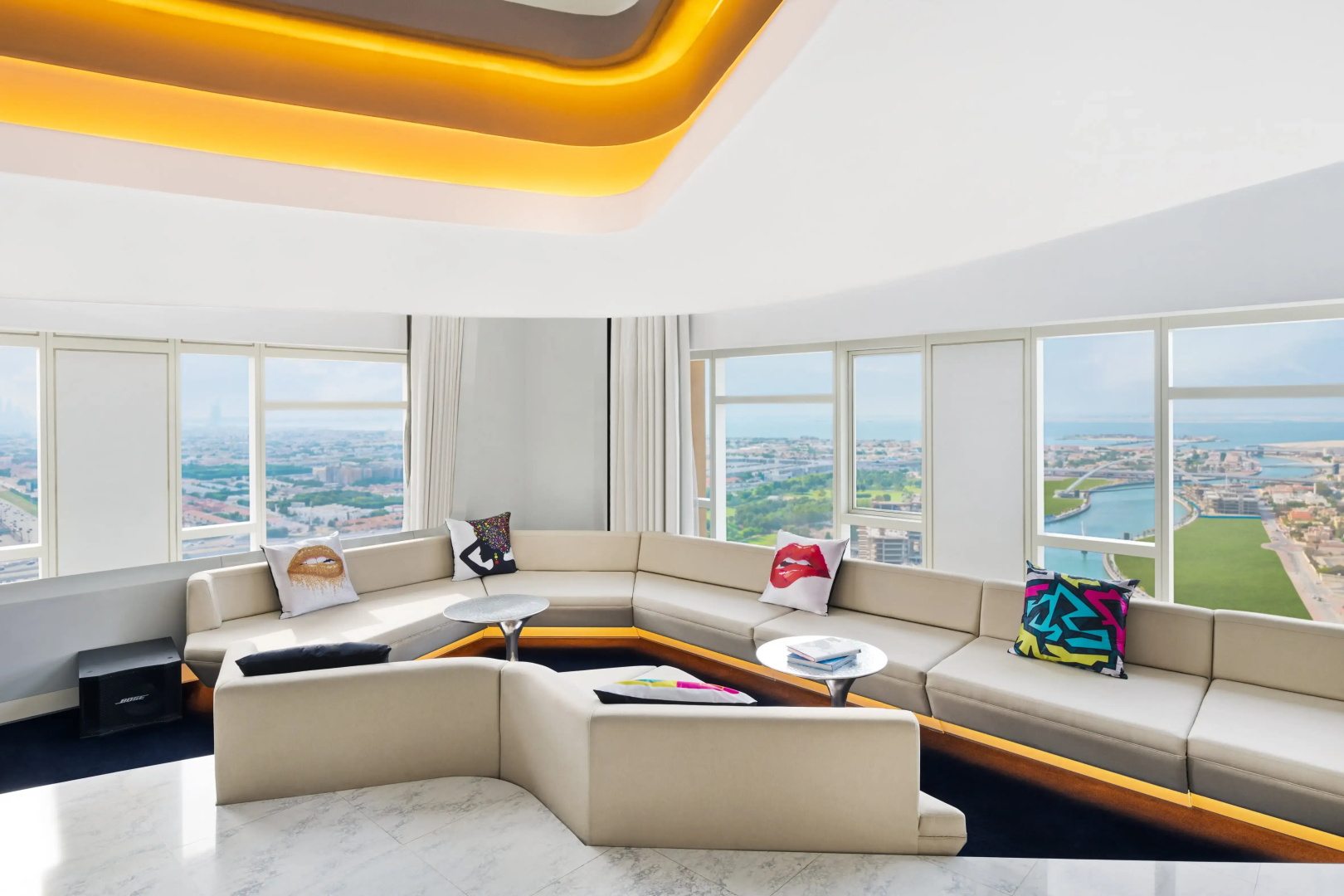 Отель V Hotel Dubai Curio Collection by Hilton