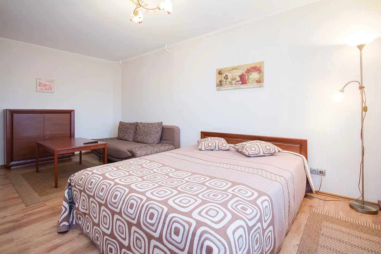 Апартаменты на Притыцкого 3