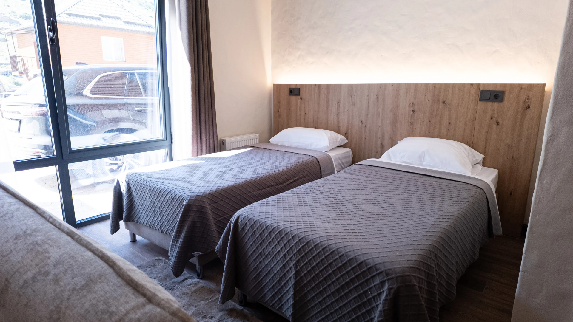 Отель Караван