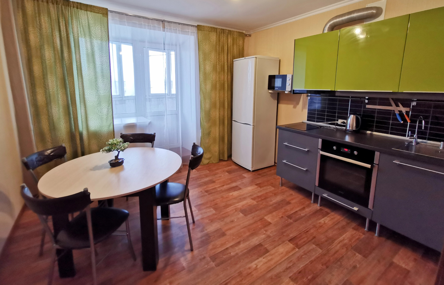 Апартаменты с балконом