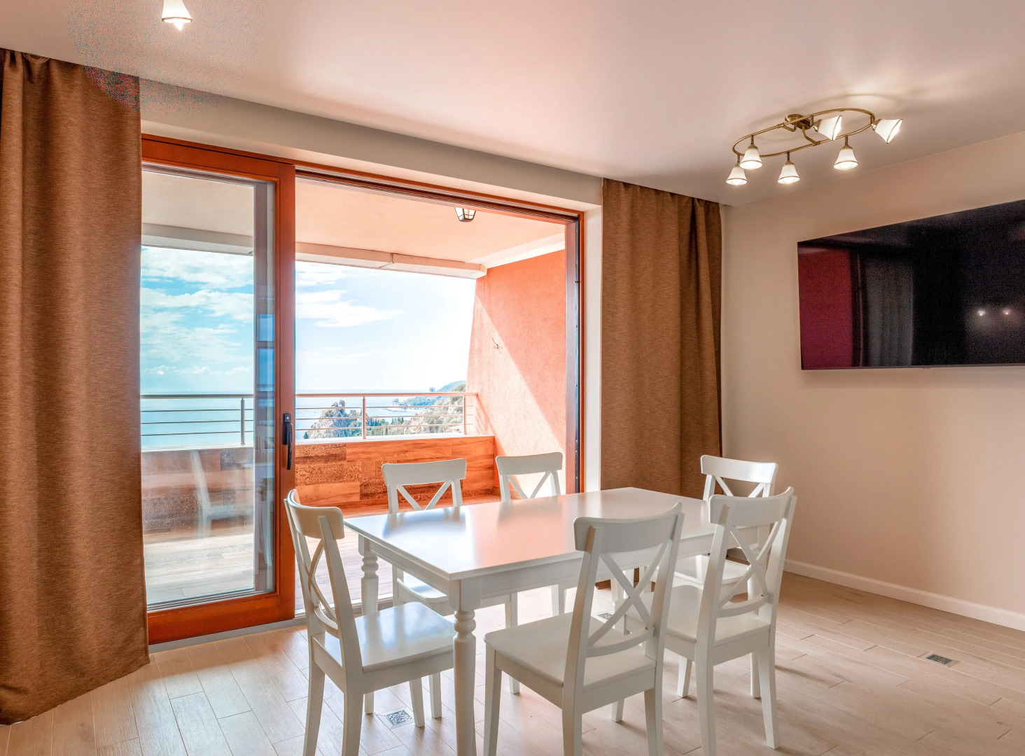 Апартаменты 116 с видом на море в современном Жилом комплексе