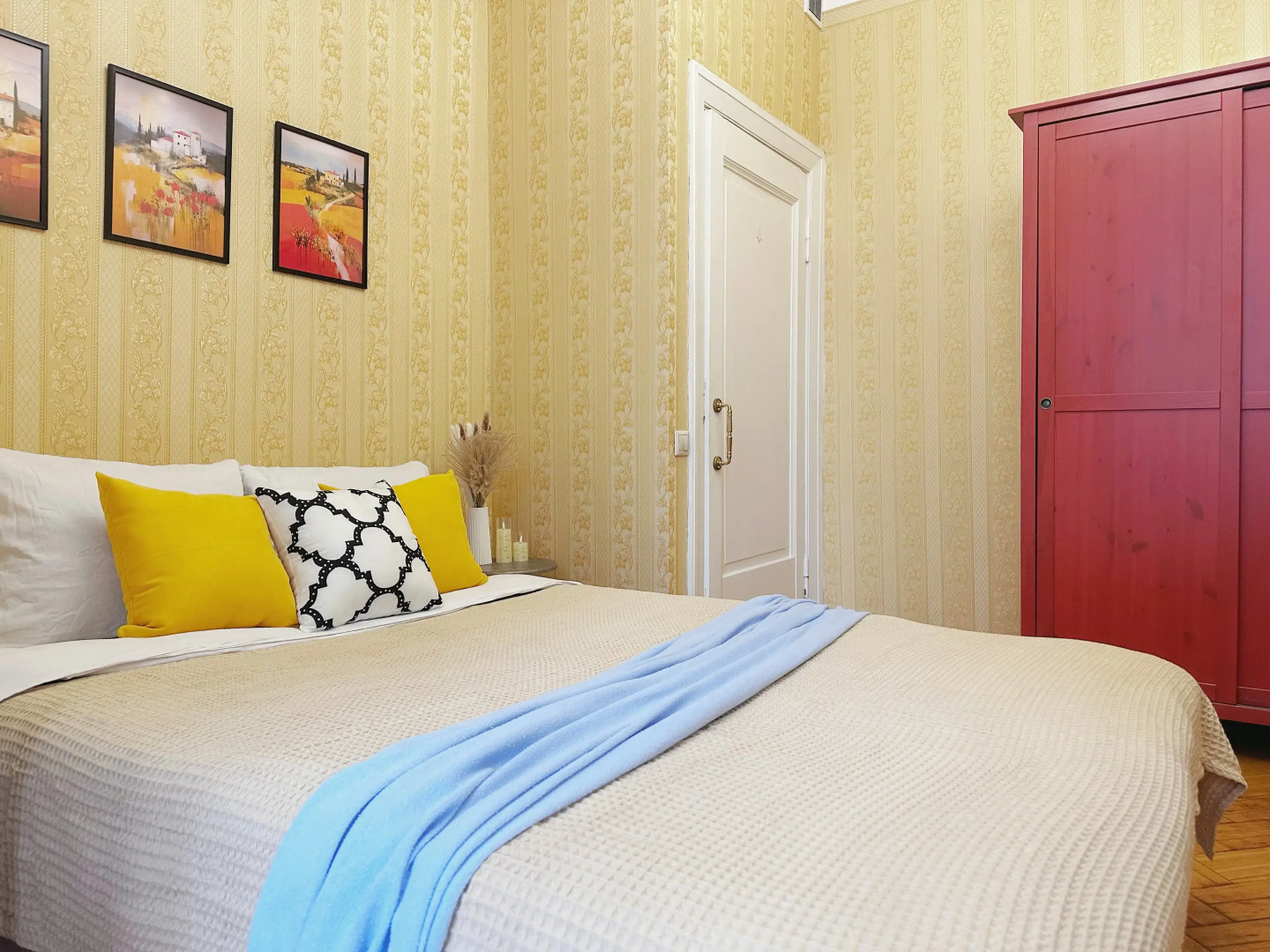 Квартира Четырехкомнатная Natali Apart на 8 Человек Около Патриарших Прудов в Центре Москвы