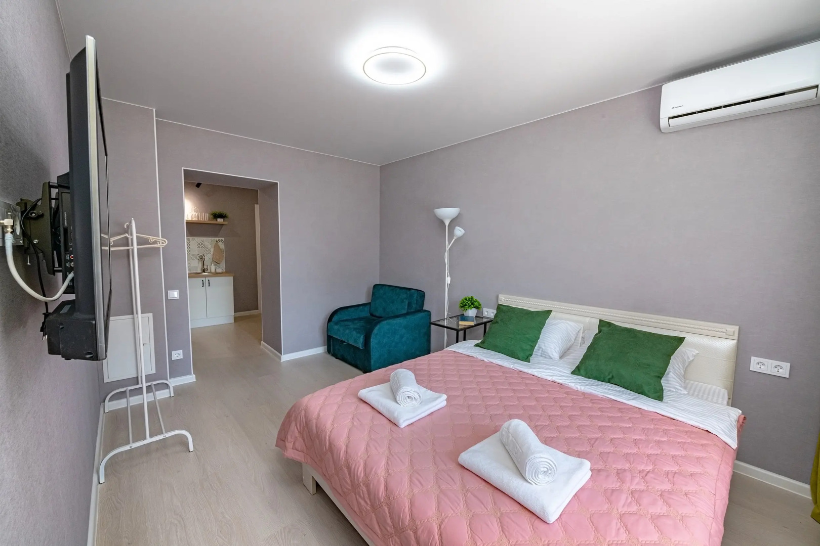 Апартаменты TopHouse на Авраменко 17, 4