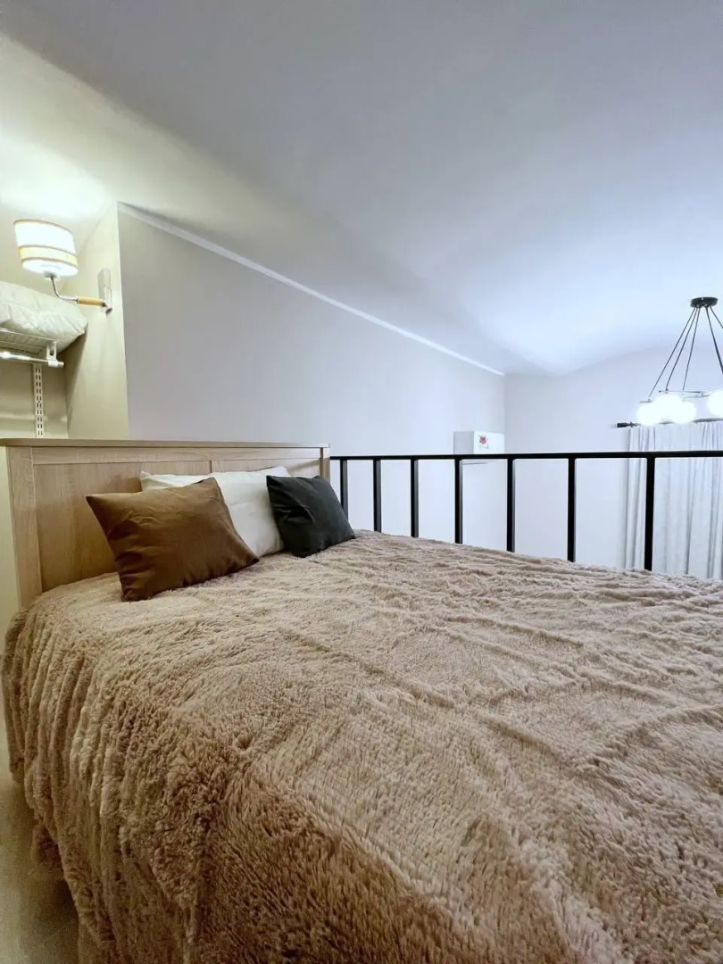 Двухуровневые апартаменты Purple Aurora у метро Бауманская