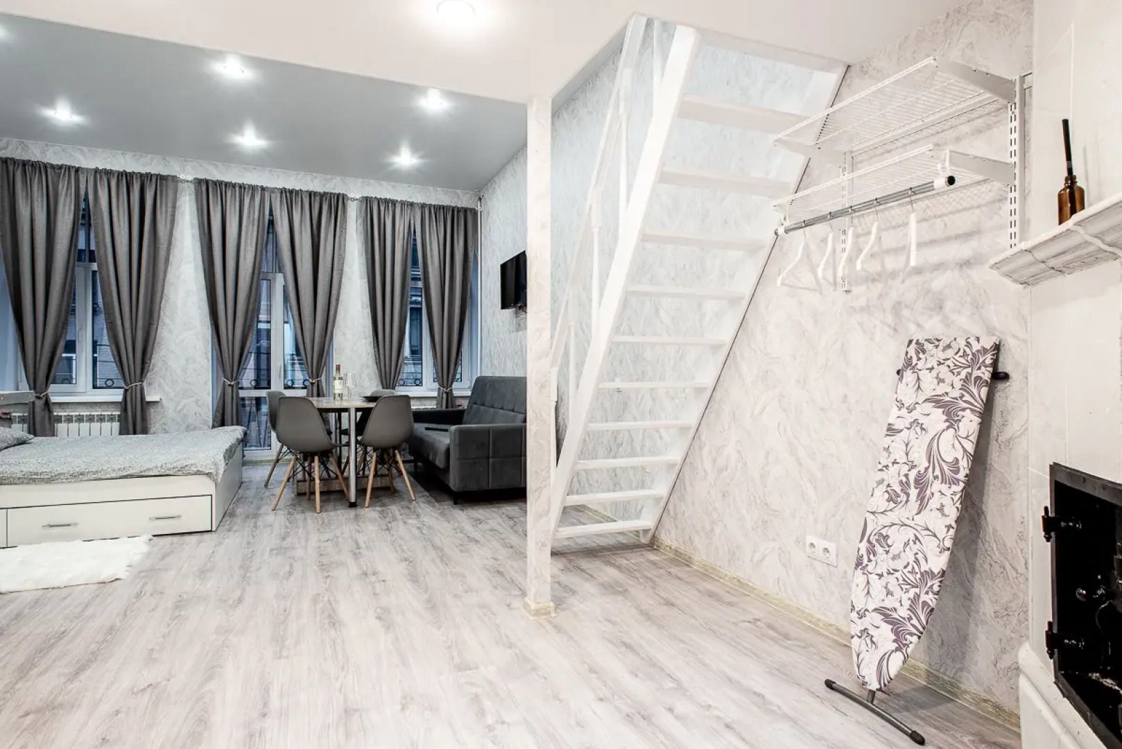 Квартира Стильная Студия с Балконом