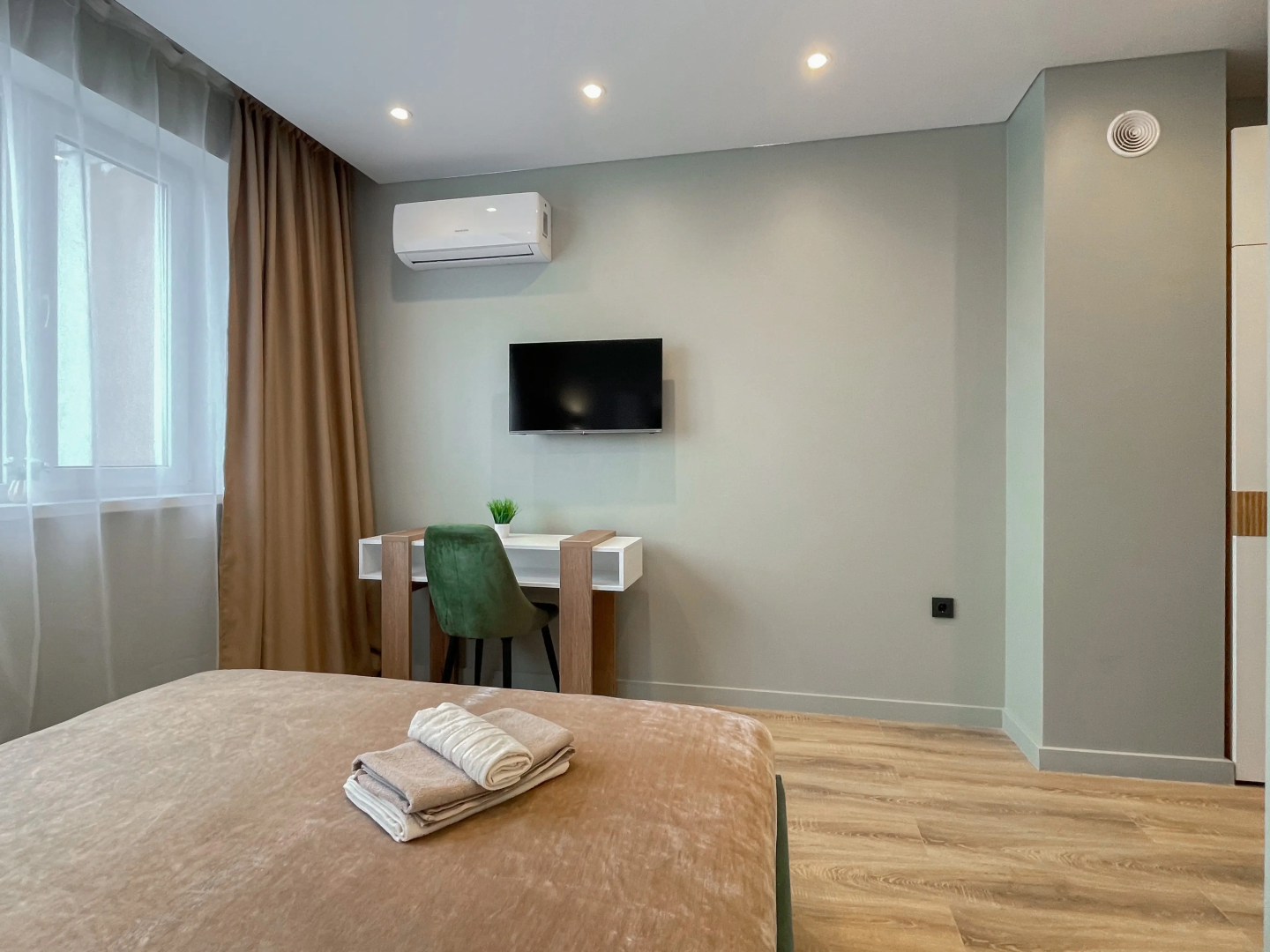 Квартира Dayker City Apartments студия возле метро Тропарево