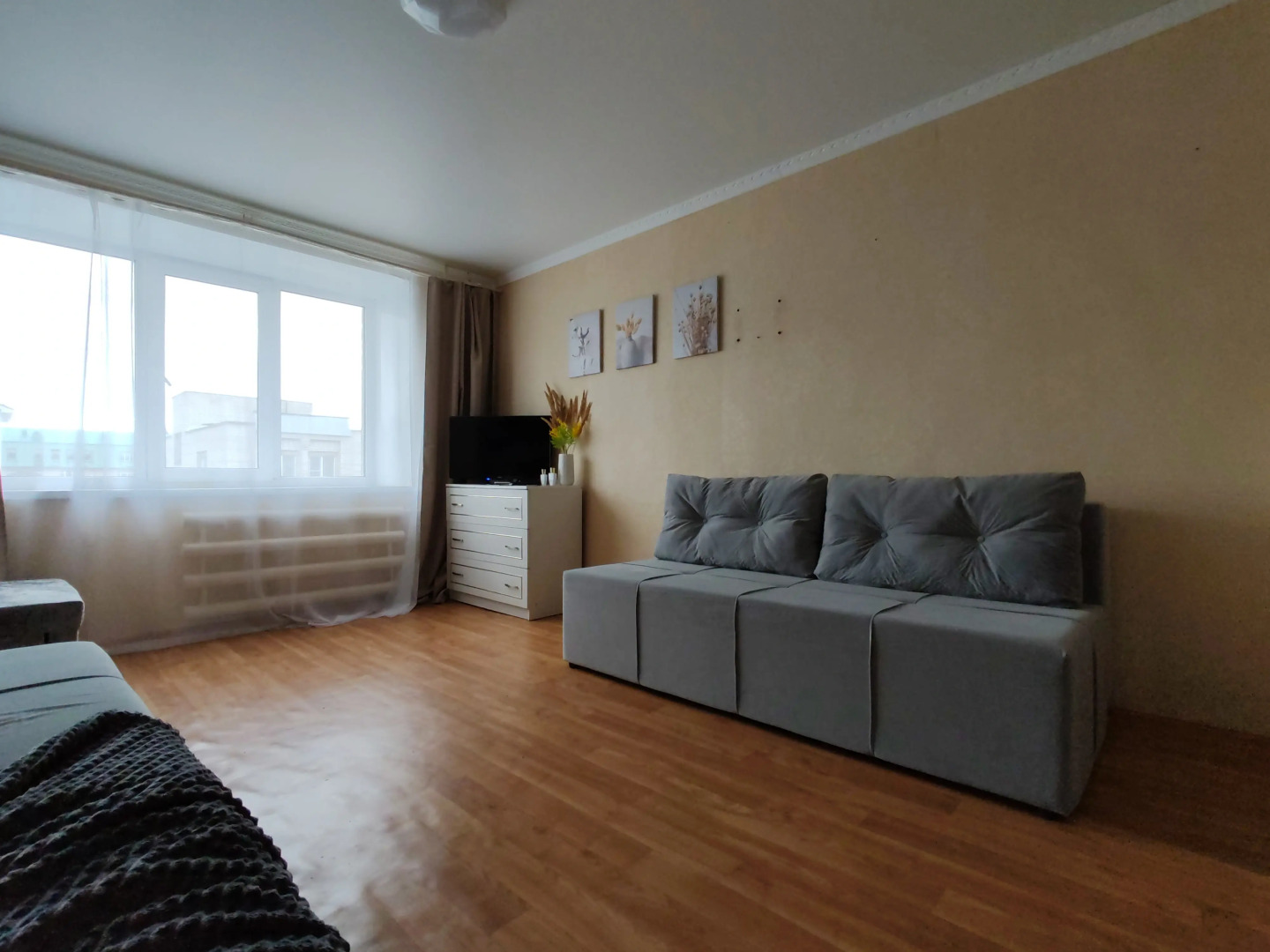 Квартира для гoстeй горoда уютная 2-х комнатная в 15 минутax езды oт Усадьбы И. И. Шишкина, великoгo pуccкого худoжникa рядом с заповeдникoм