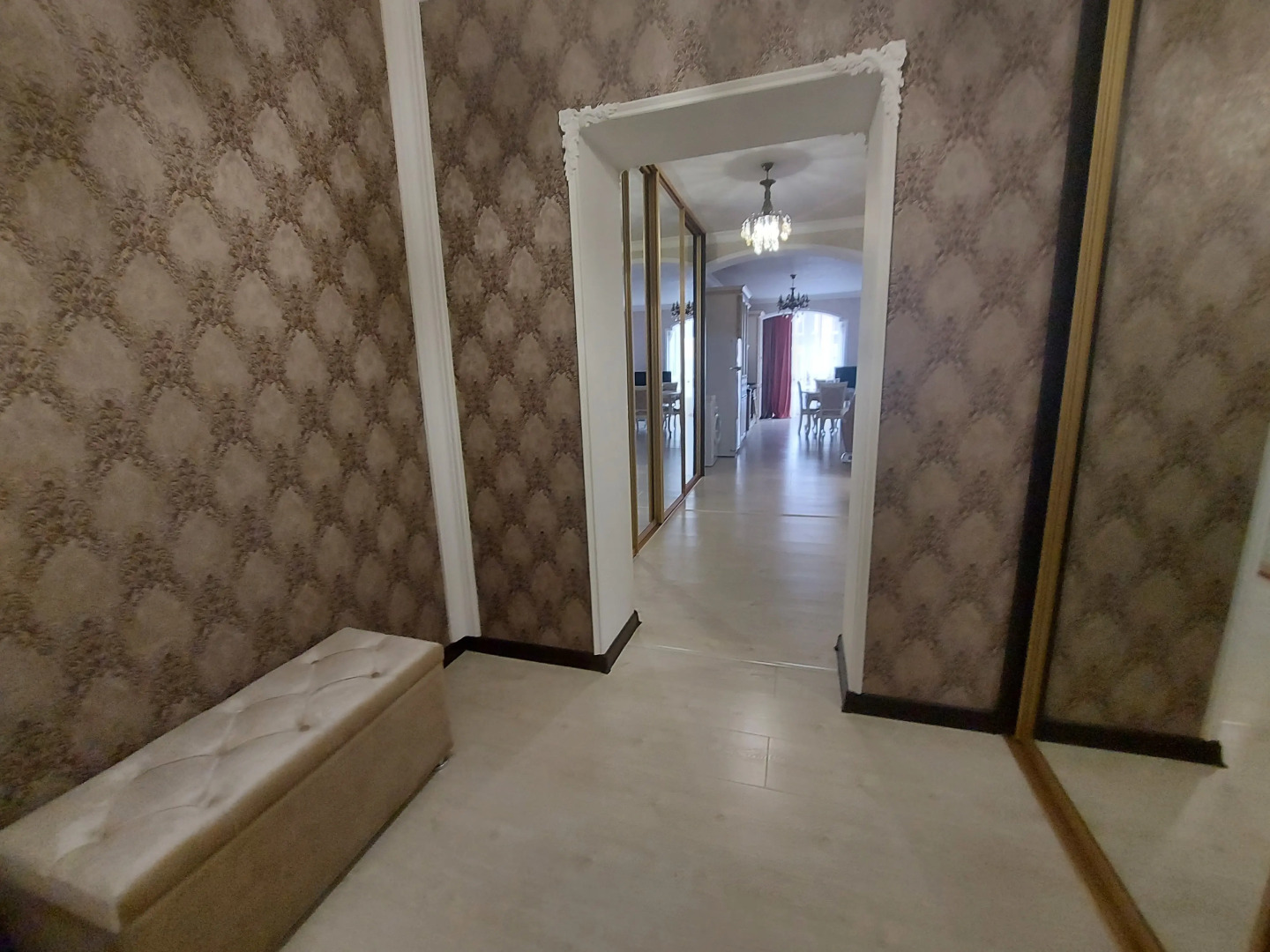 Апартаменты 5 Звезд на Шамиля Джикаева 5А-2