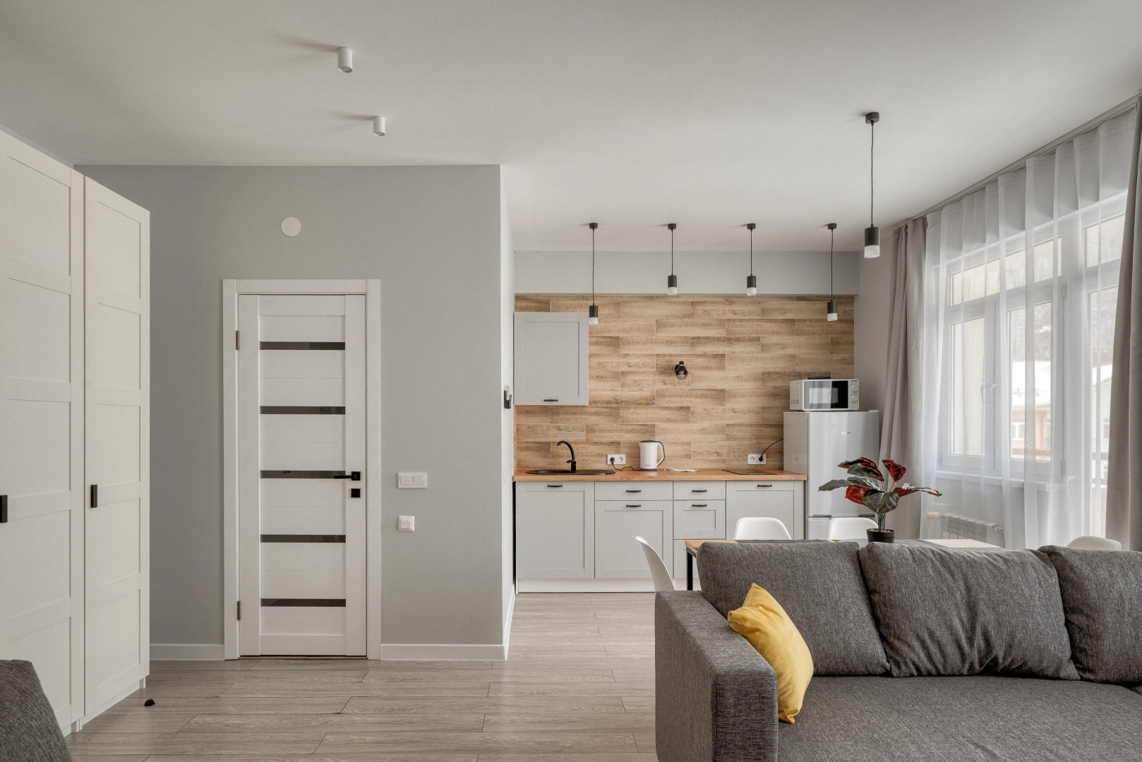 Квартира с отдельной спальней вблизи подъемника