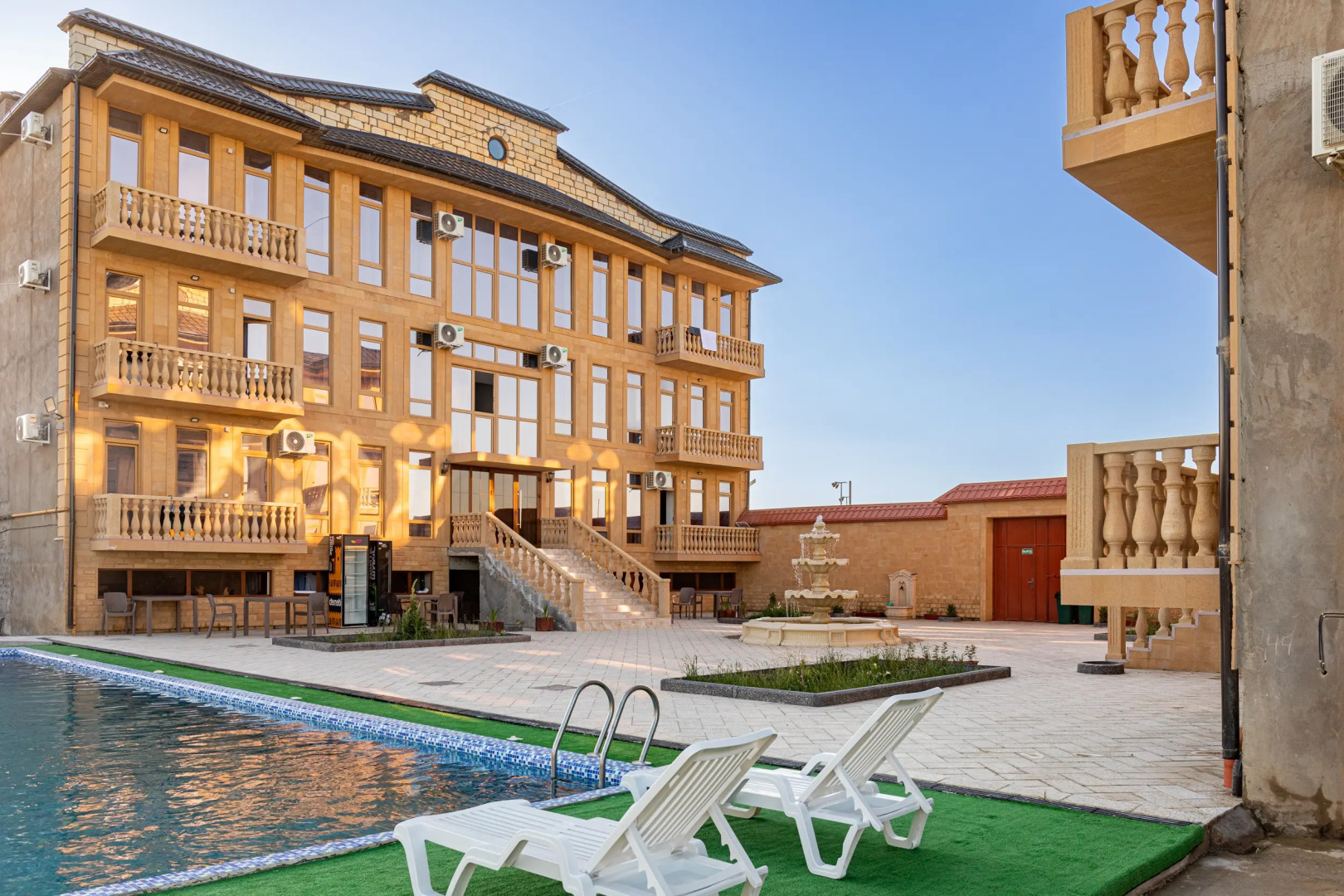 Отель Южный Берег