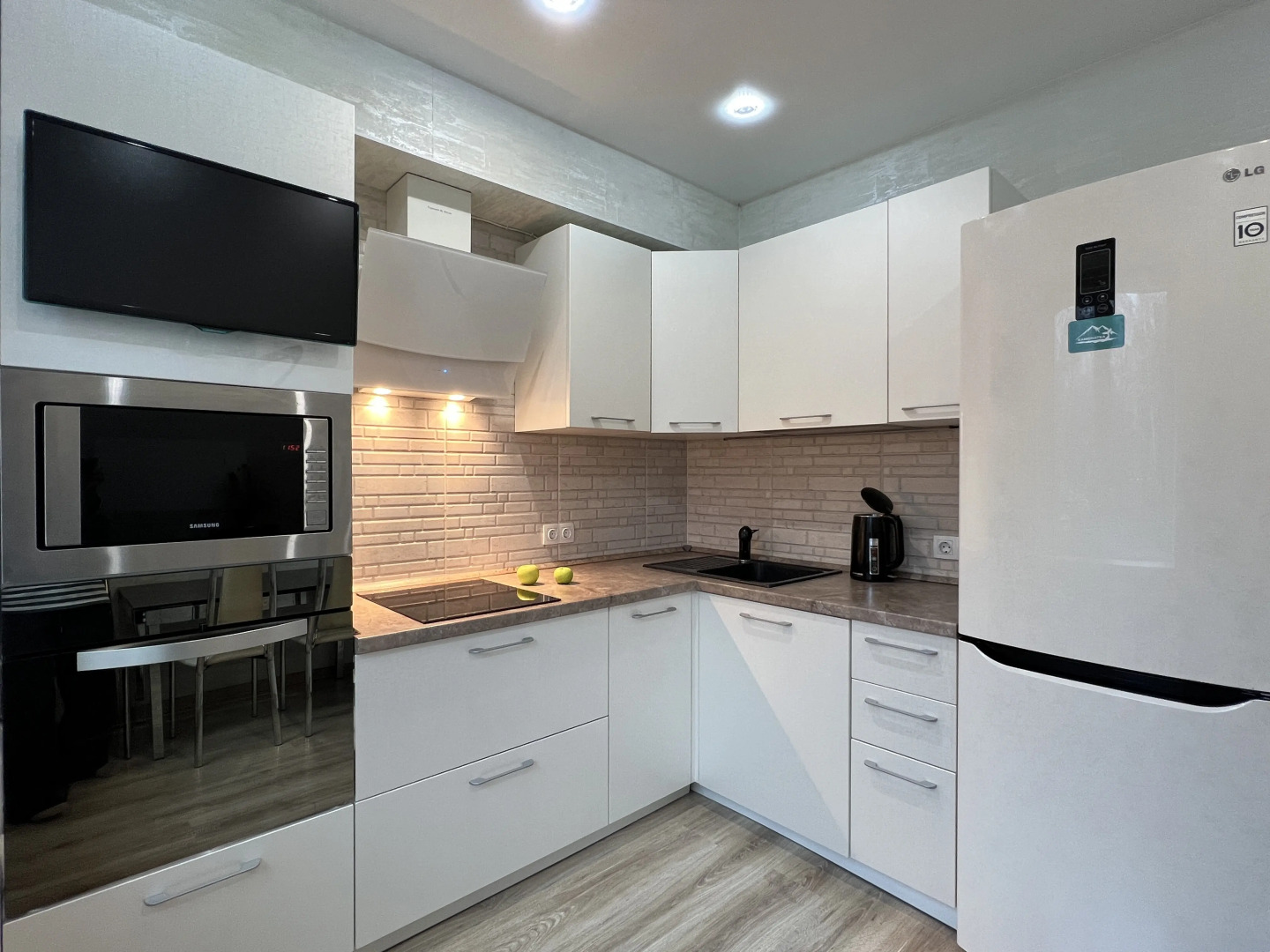 Квартира 1-ком Мира 284а-19 КакДома Сахалин