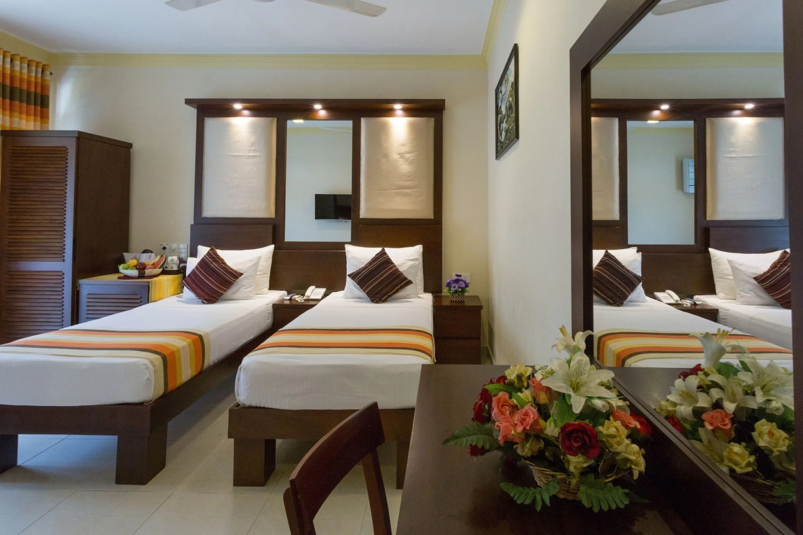 Отель Oak Ray Serene Garden Hotel