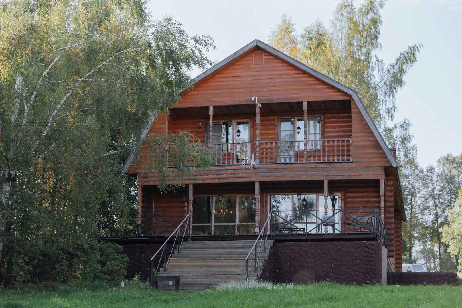 Частный Дом на Берегу "ГНЕЗДИЛО-ВО!"