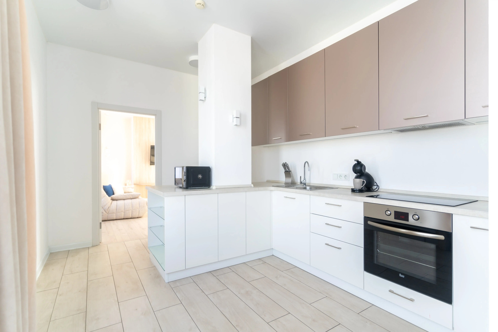 14 Апартаменты RADIUS Малышева 42А (11)