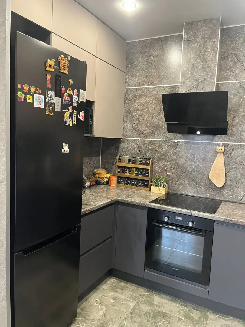 Квартира современная трехкомнатная в Великом Новгороде