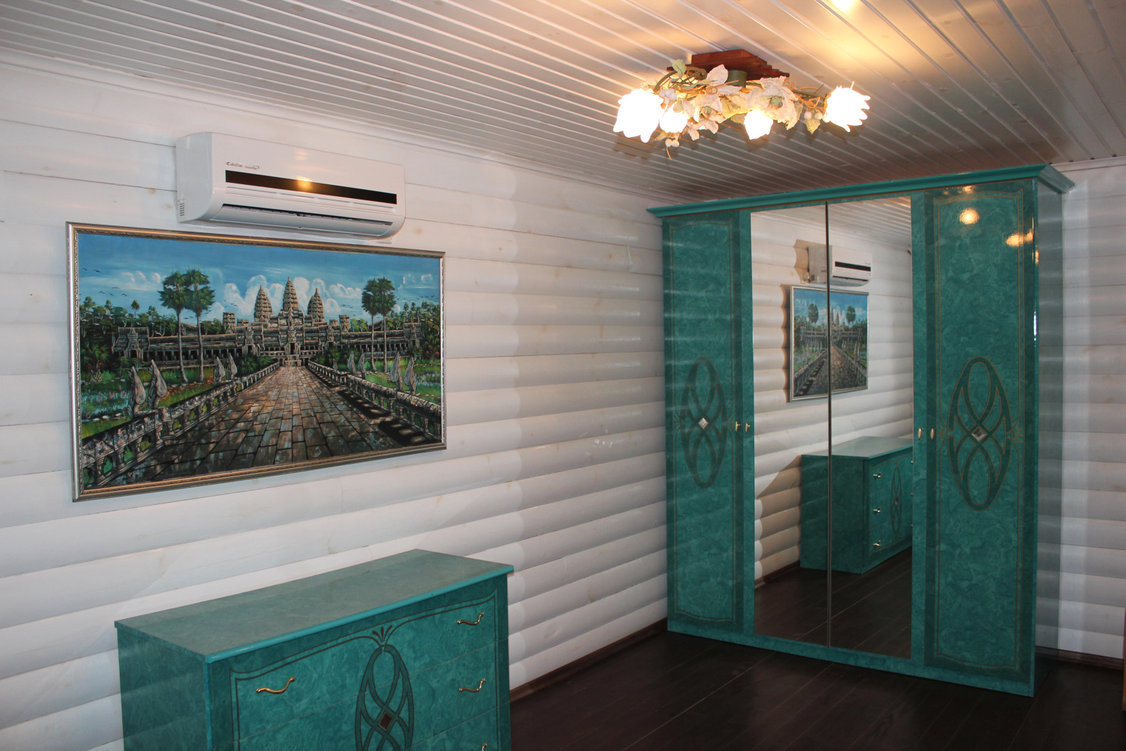 Частный Дом на Берегу Моря с Бассейном