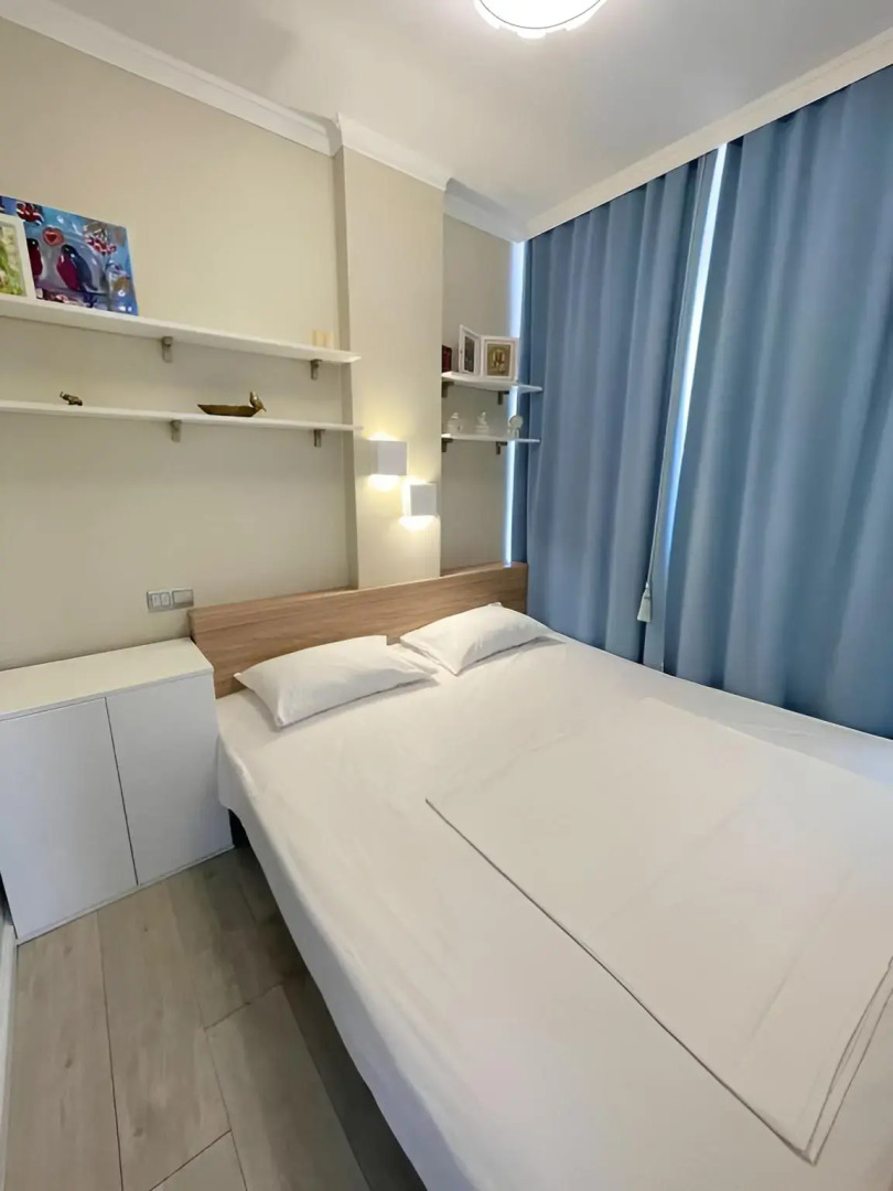 Апартаменты Айсберг с видом на храм с балконом