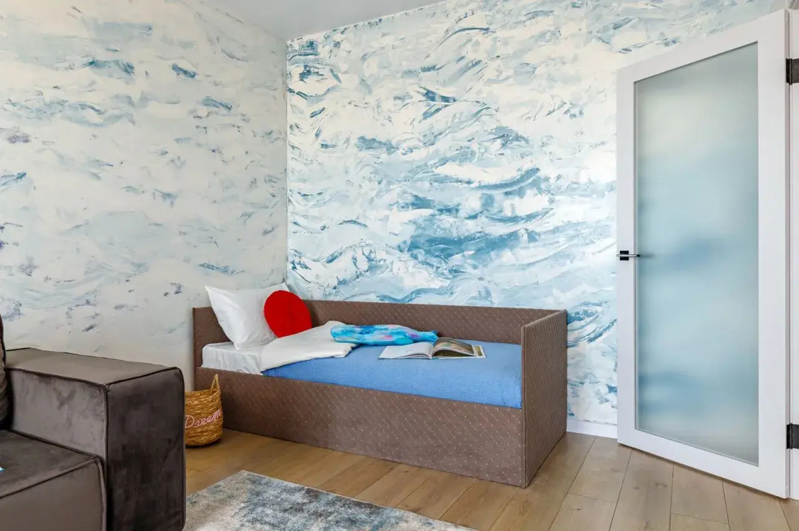 Квартира Пространство на Жириновского 1