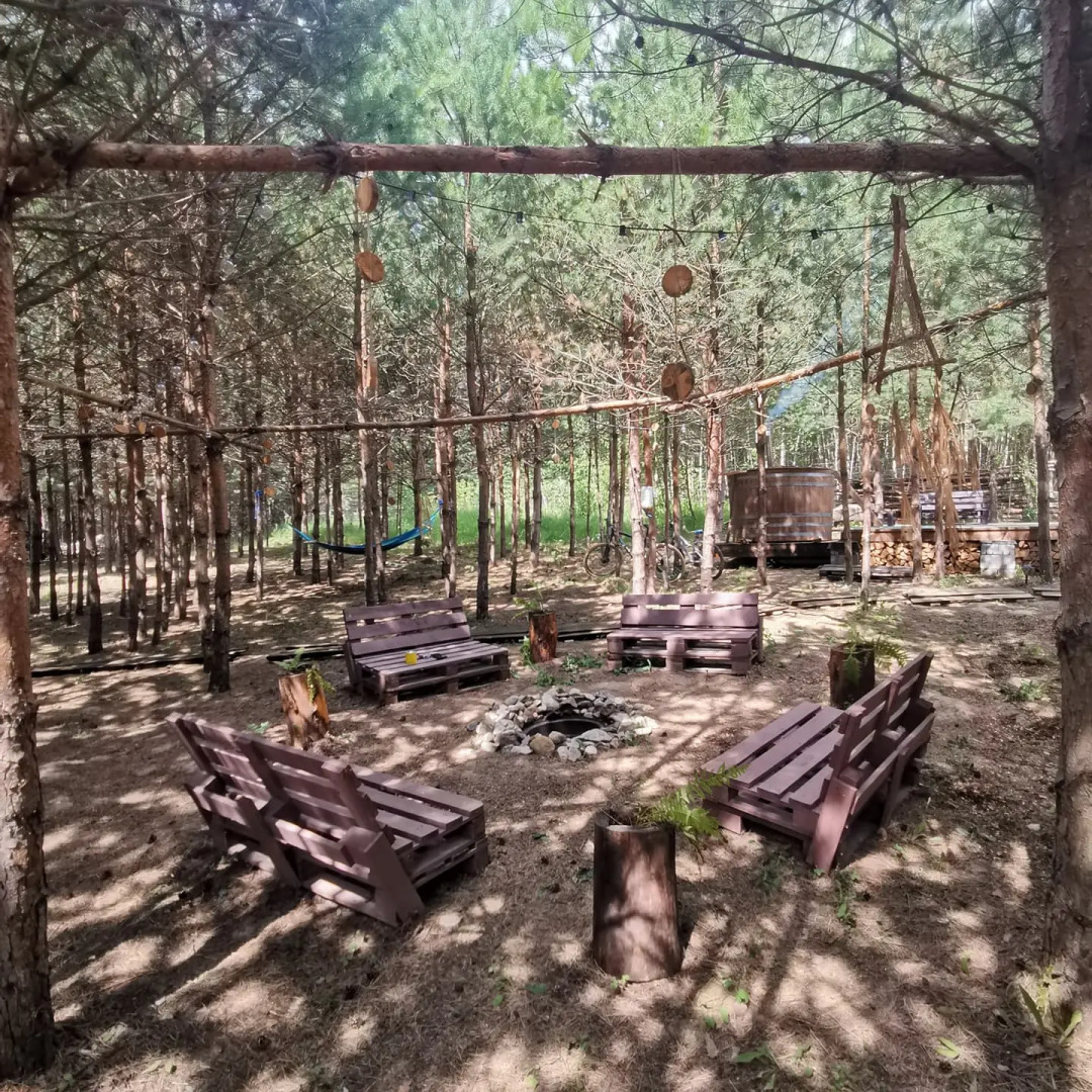 Частный Дом О, Дни в Лесу