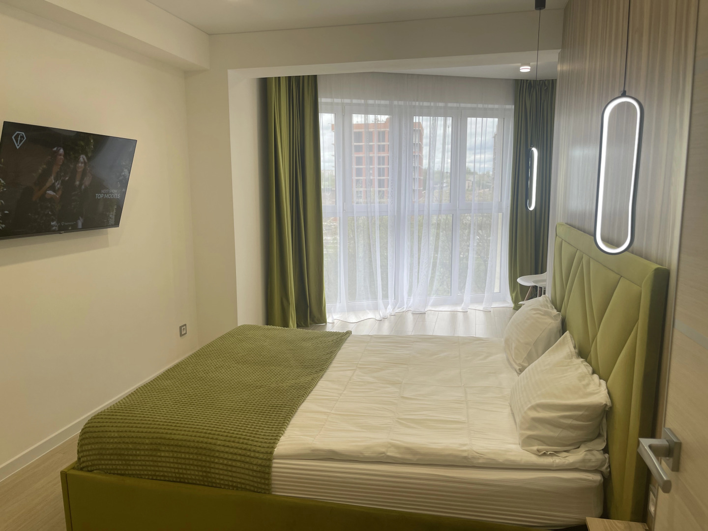 Апартаменты в Центре на Набережной с Видом на Реку