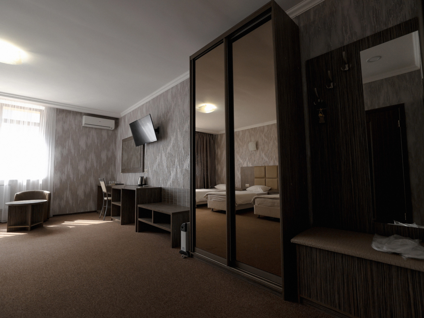 Отель Мартон Ока