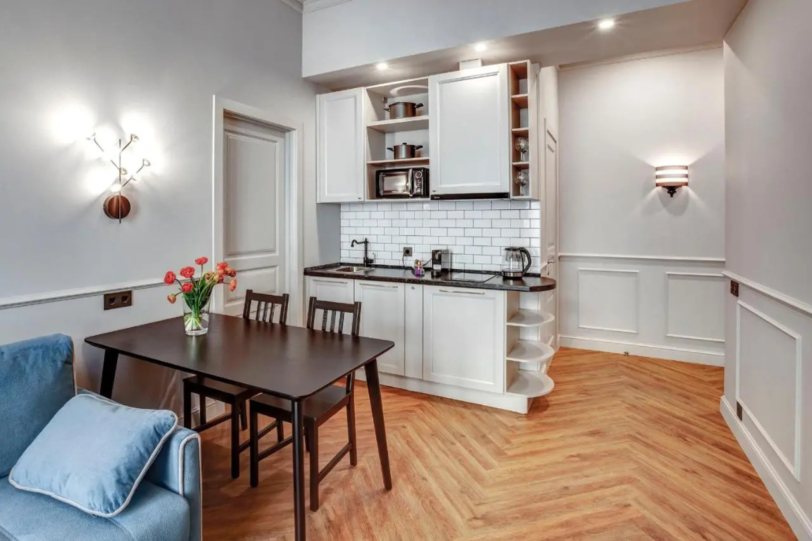 Апартаменты на Большой Конюшенной