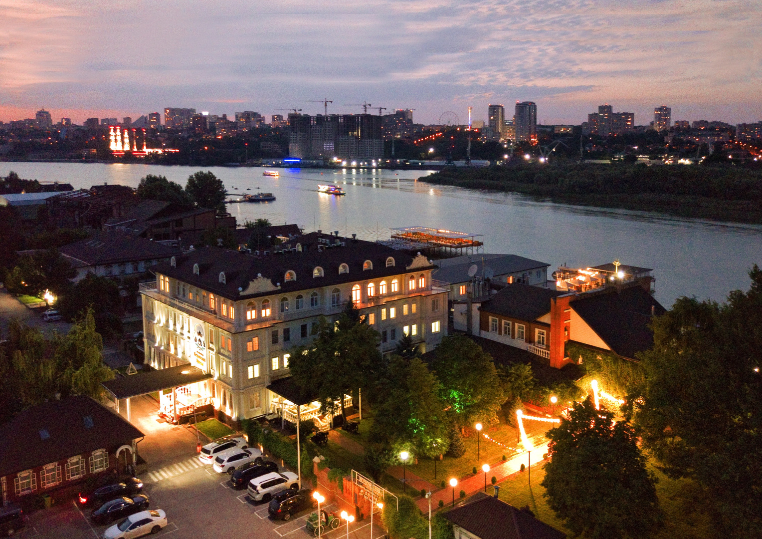 Петровский Причал Luxury Hotel&SPA