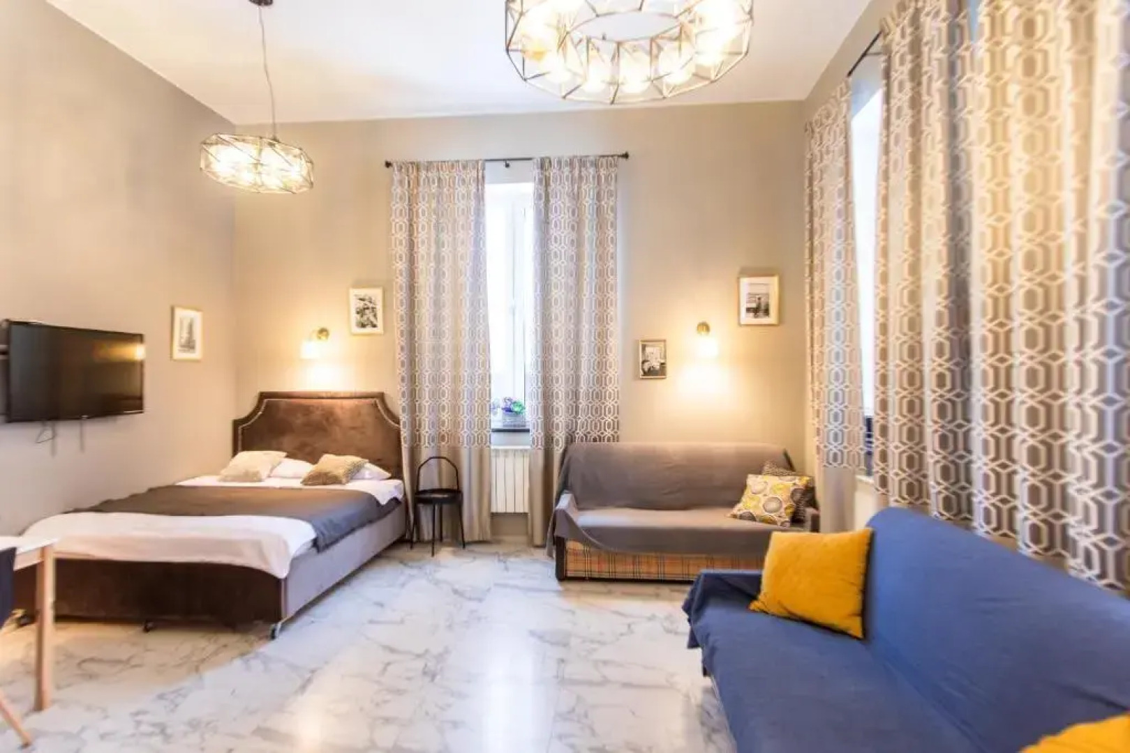 Гостевой дом Four Lions House (Фор Лайонс Хаус)