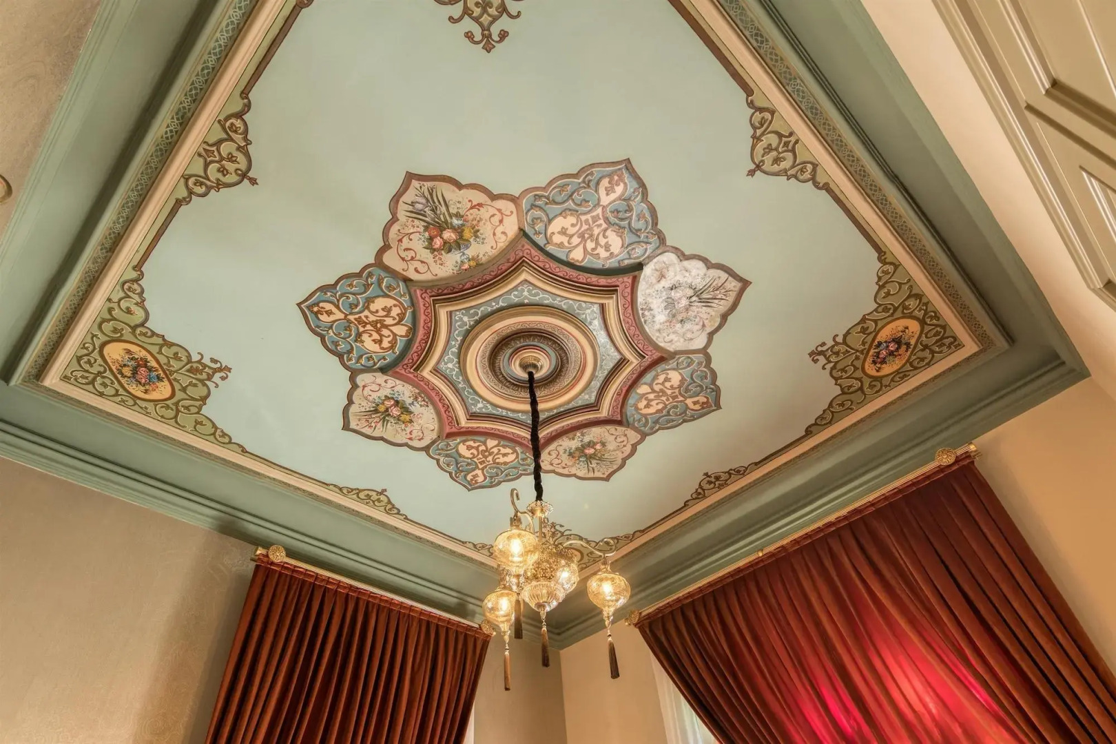 Golden Tulip Borjomi