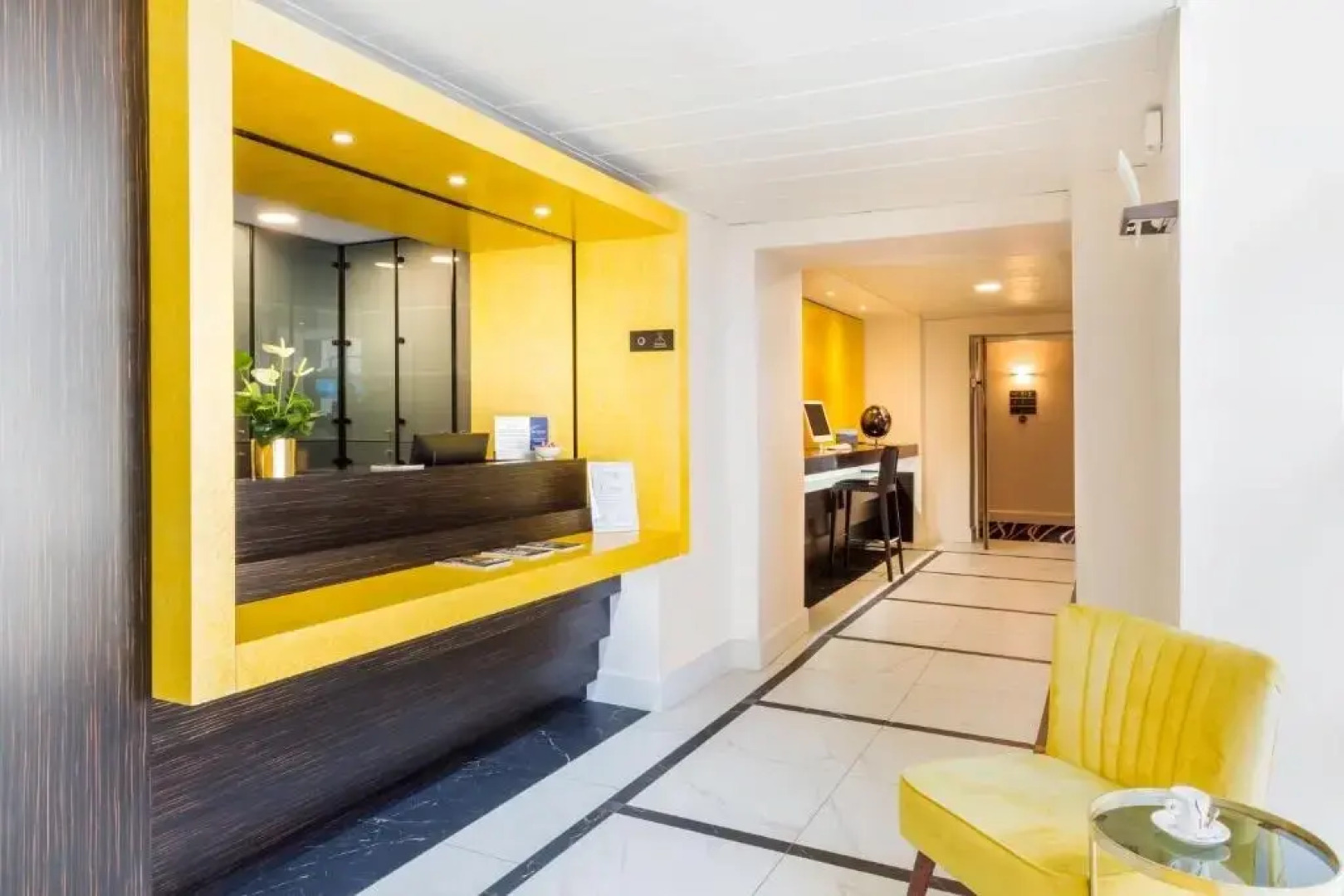 Отель Best Western Journel Antibes