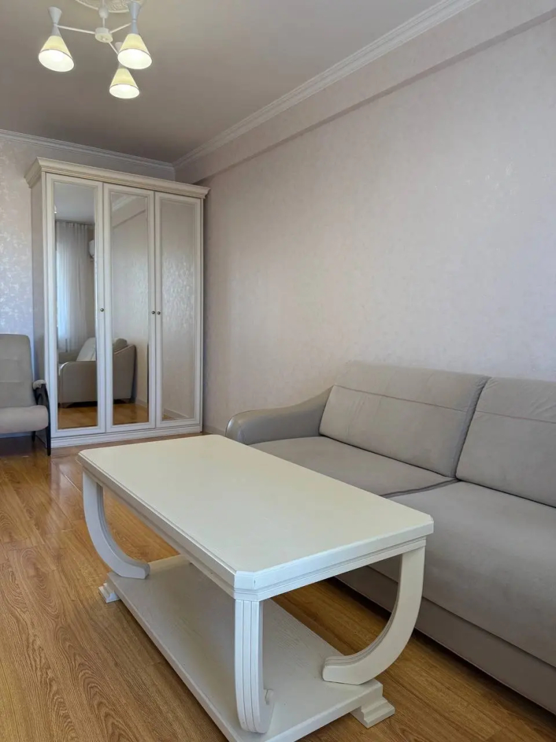 Апартаменты Светлые с балконом и стильной гостиной на Магомедали Магомеджанова