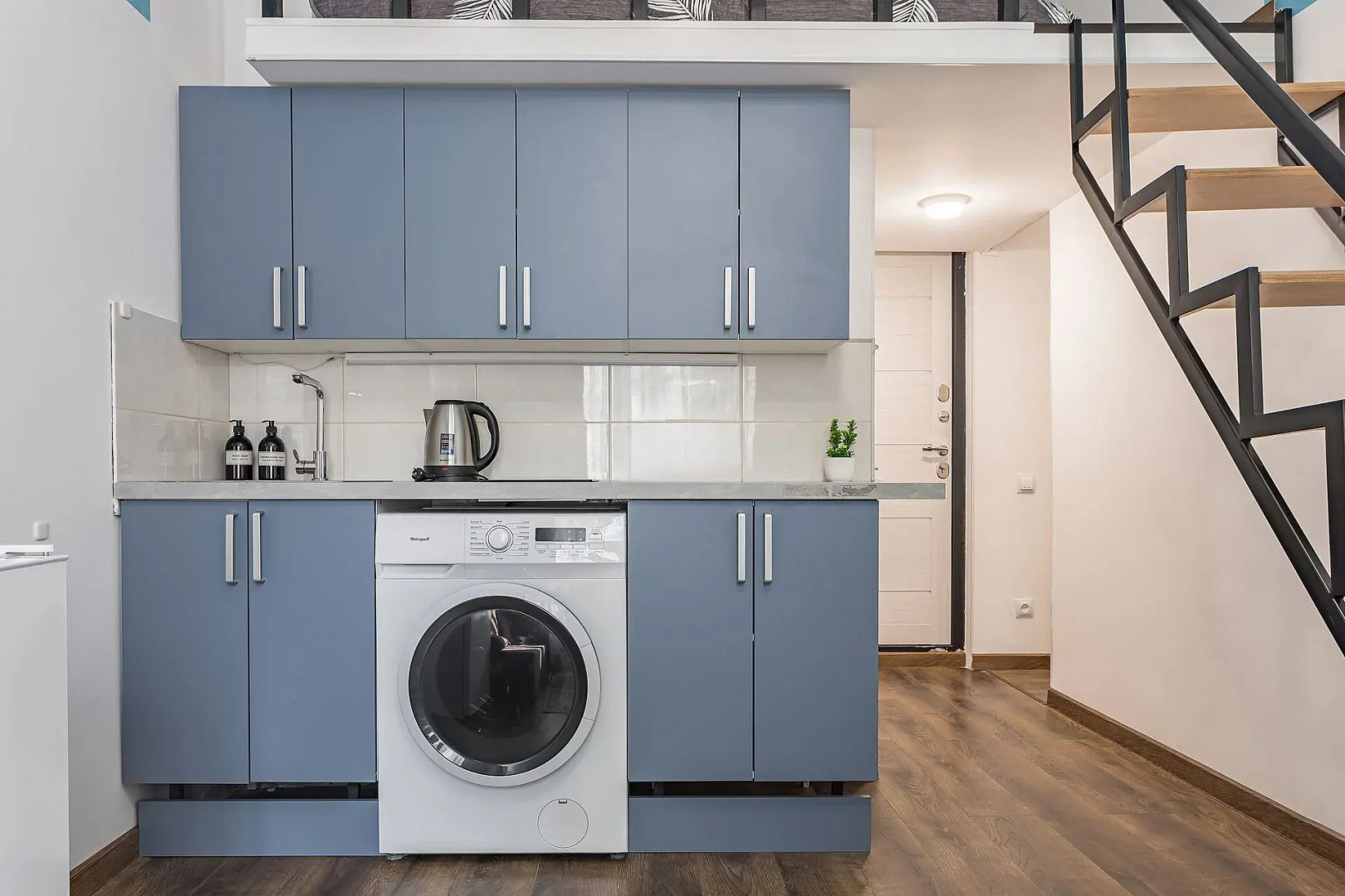 Апартаменты Лофт 4 около ТЦ Этажи