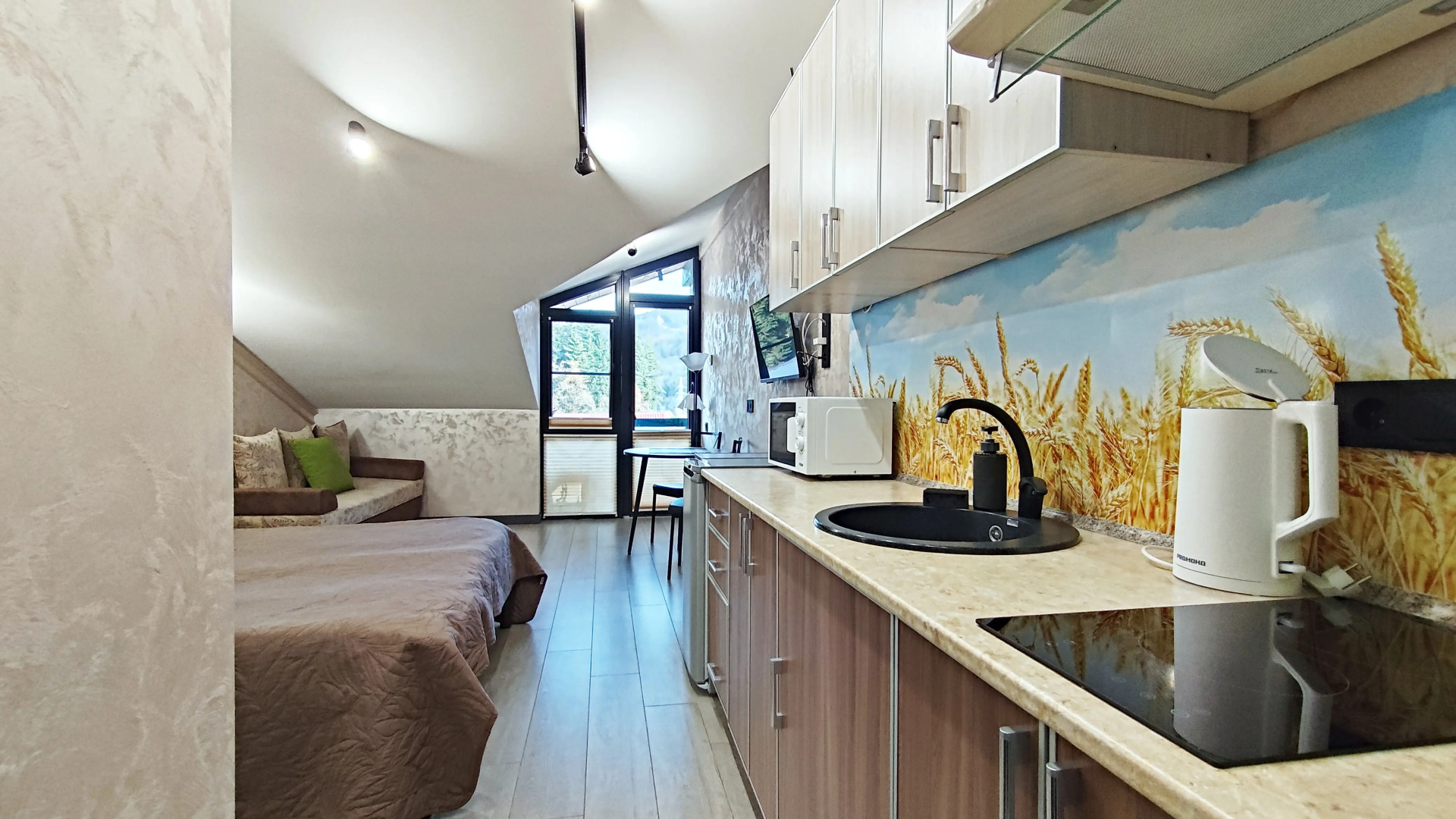 Апартаменты с Панорамным Видом на Горы и Открытым Балконом