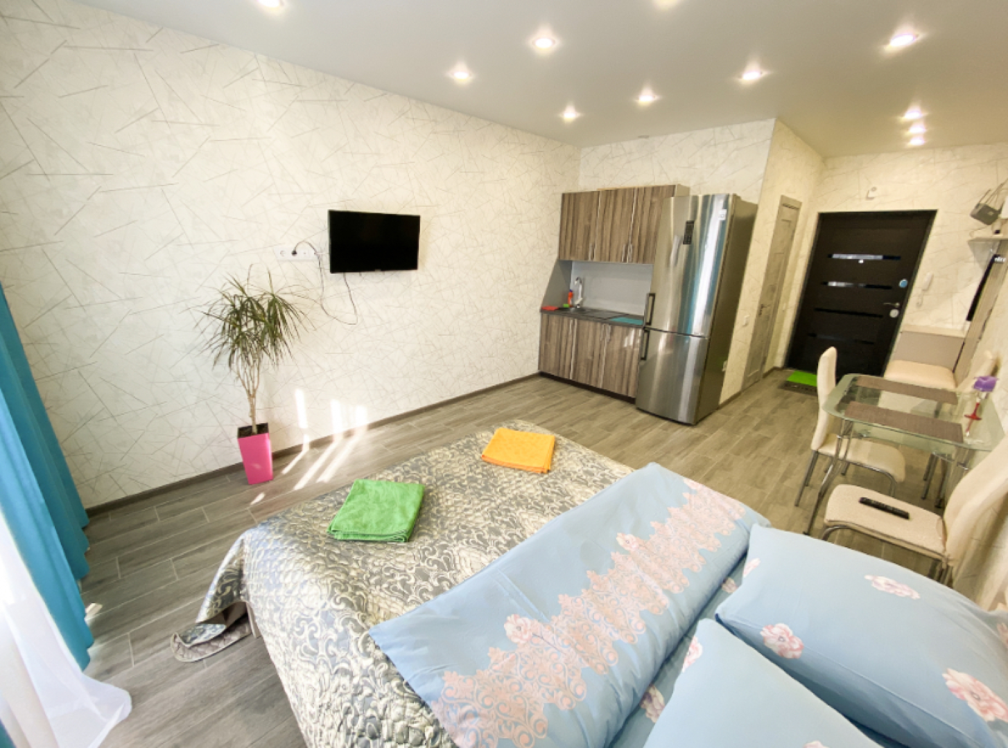 Апартаменты Квартира студия у жд вокзала