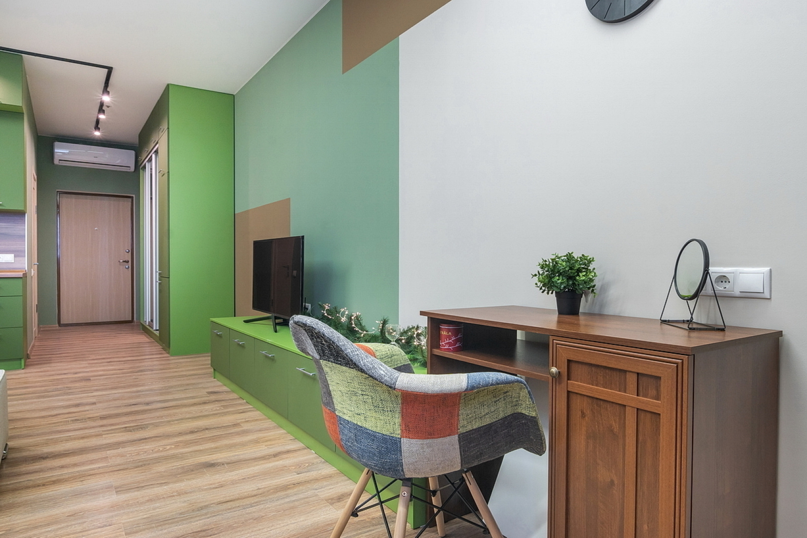 Апартаменты SKY INN Color Green